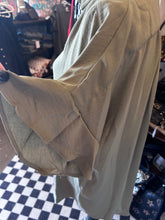 Load image into Gallery viewer, Top: Olive fig Button up