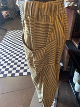 Load image into Gallery viewer, Pants: Brown Business