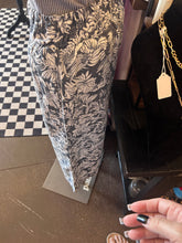Load image into Gallery viewer, Pants: Blue Floral