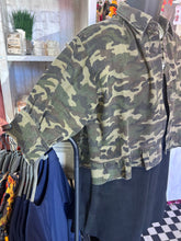 Load image into Gallery viewer, Oversized Camo Jacket
