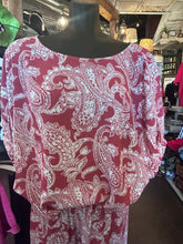 Load image into Gallery viewer, Top: Raspberry paisley