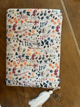 Load image into Gallery viewer, Make-up Bag: Stay Wild