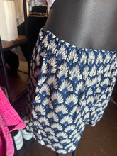 Load image into Gallery viewer, Shorts: Navy and cream
