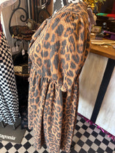 Load image into Gallery viewer, Dress: Ribbed Leopard