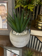 Load image into Gallery viewer, Little potted plant