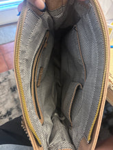 Load image into Gallery viewer, Bailey Crossbody