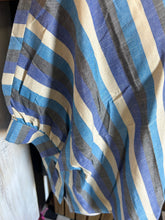 Load image into Gallery viewer, Top: Oversized Striped