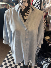 Load image into Gallery viewer, Top: April Denim Striped