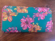 Load image into Gallery viewer, Large Jade Floral Wallet