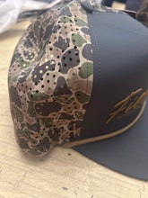 Load image into Gallery viewer, Camo green fieldstone hat