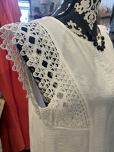 Load image into Gallery viewer, Top: White Sleeveless with lace