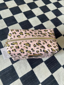 Makeup bag: Pink/gold leopard