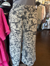 Load image into Gallery viewer, Pants: Blue Floral
