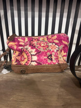 Load image into Gallery viewer, Pink plum Wristlet travel bag
