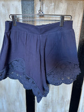 Load image into Gallery viewer, Shorts: Lily Bottoms