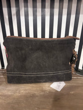 Load image into Gallery viewer, Pink plum Wristlet travel bag