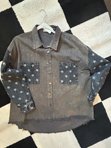 Shacket: Two toned star sleeved